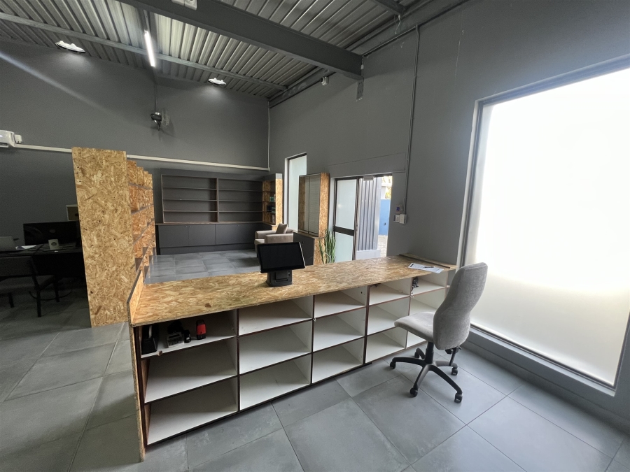Commercial Property for Sale in Vincent Eastern Cape